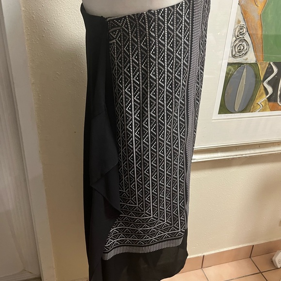 BCBGMAXAZRIA size 6 (M) never used . NWT. - Picture 11 of 15